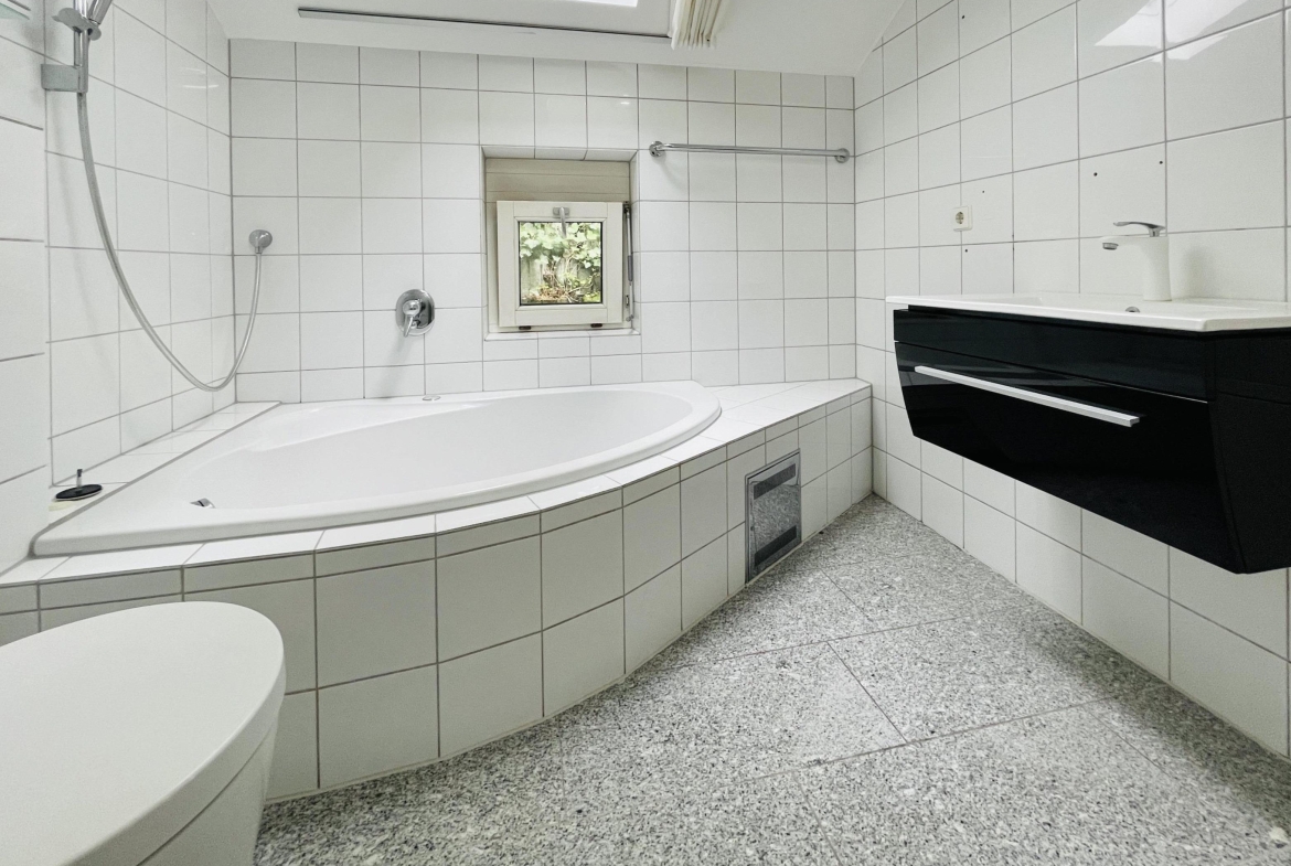 Badezimmer im Dachgeschoss